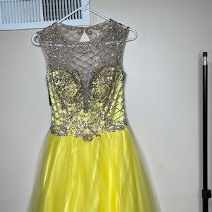 Yellow dress with diamonds